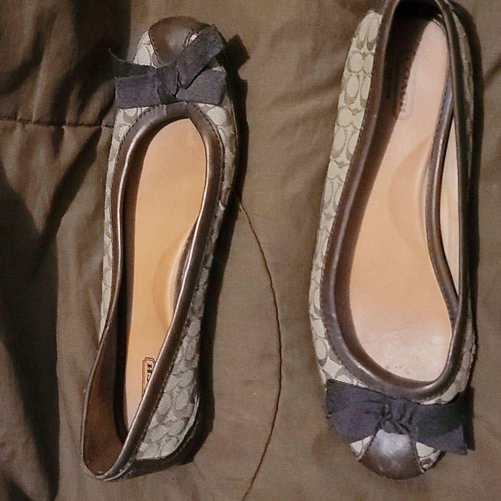 Coach flats